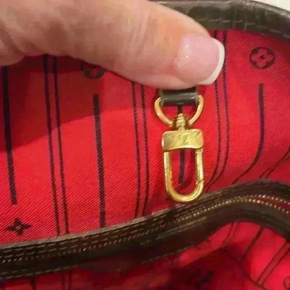 Louis Vuitton Neverfull - Picture 15 of 16
